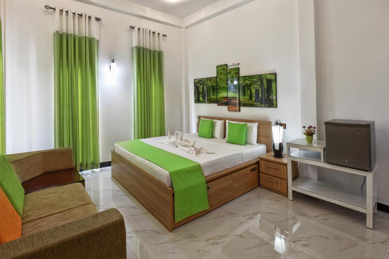 White Land City Hotel Dambulla Eksteriør bilde