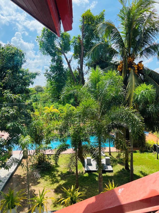 White Land City Hotel Dambulla Eksteriør bilde
