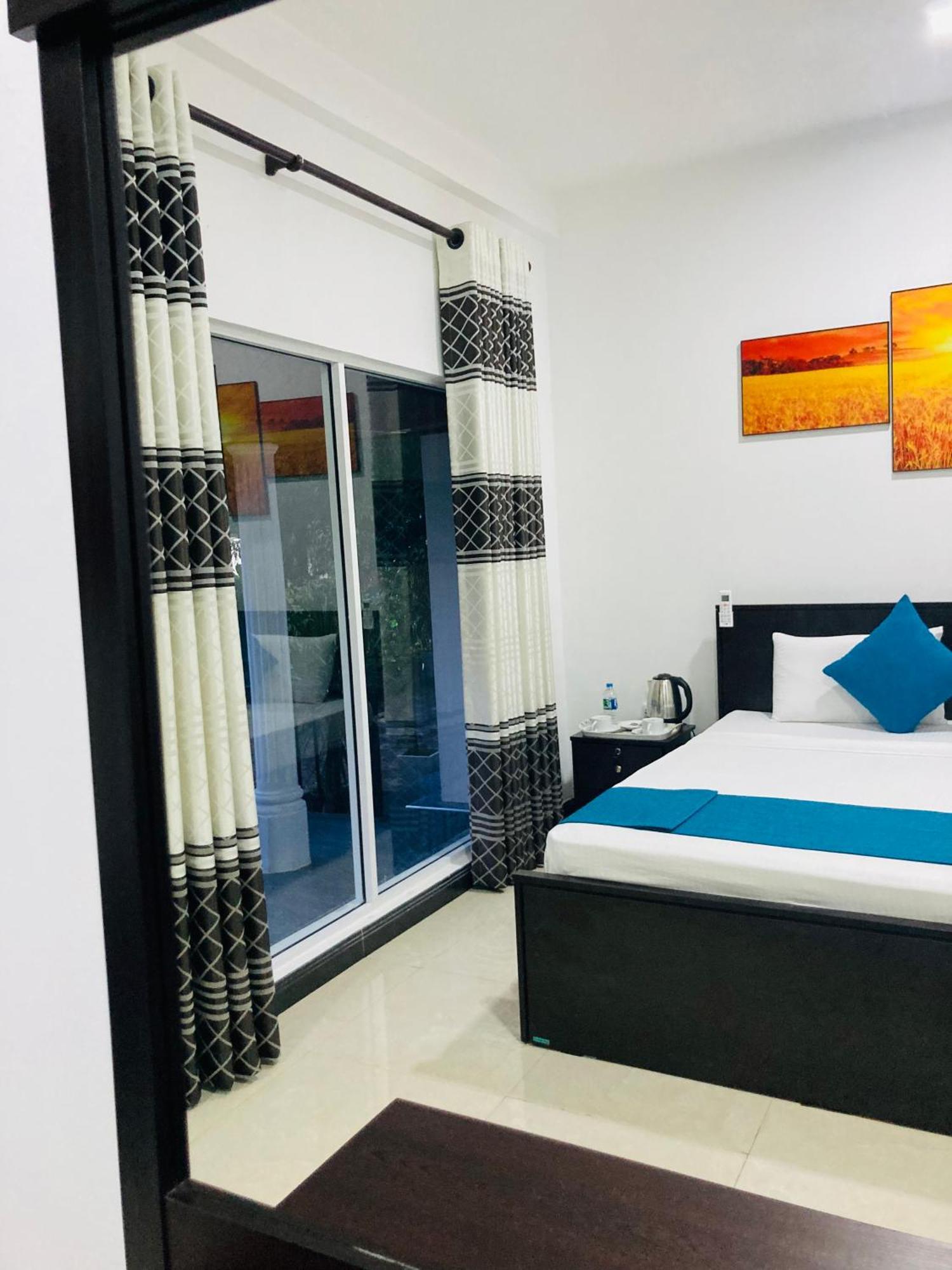 White Land City Hotel Dambulla Eksteriør bilde